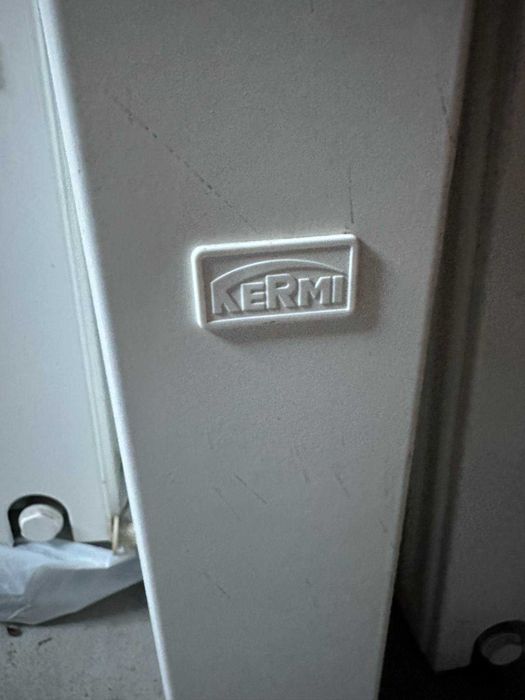 Grzejnik Kermi dolne zasilania + termostat