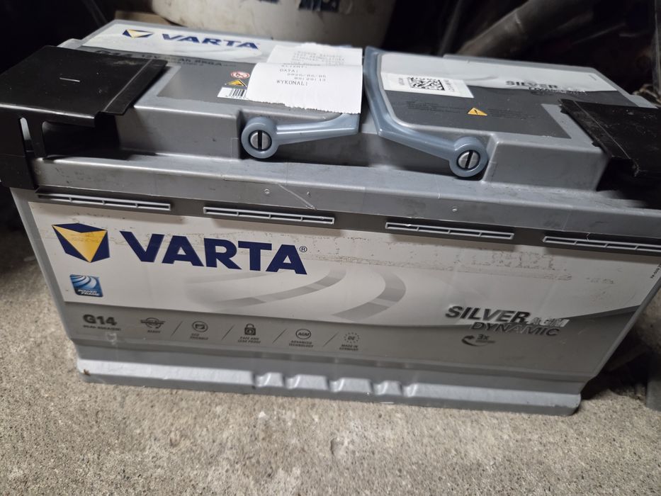 Akumulator VARTA silver dynamic AGM