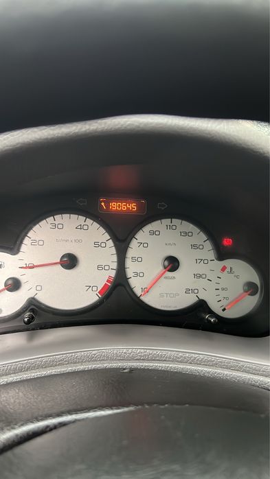 Peugot 206 2002 otimo carro