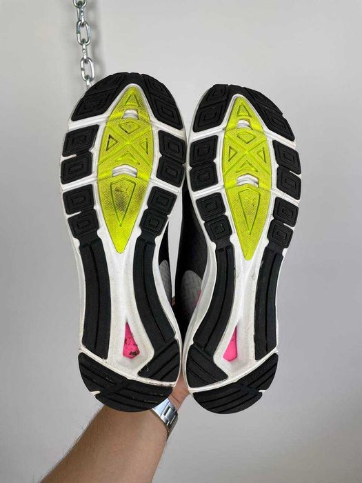 Жіночі спортивні кросівки puma speed 300
