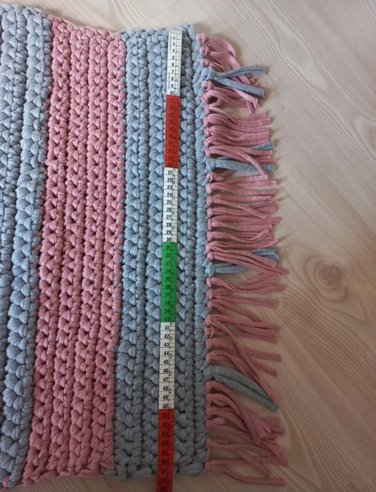 Tapete em Trapilho cinza e rosa