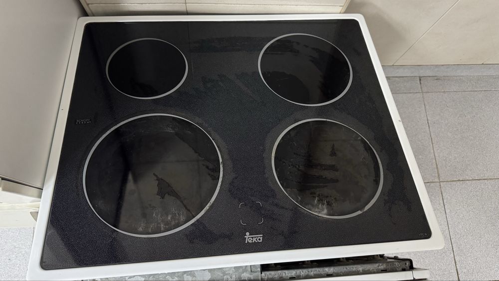 Placa vitroceramica e forno TEKA como novo