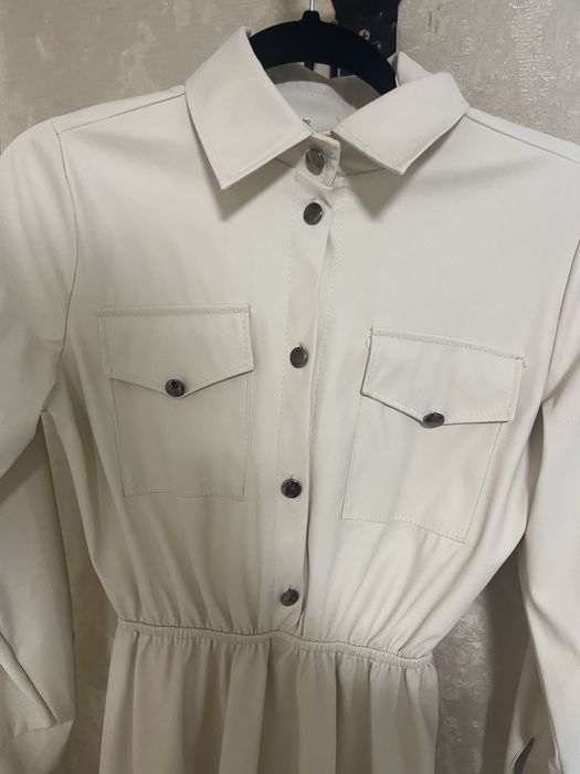 Сукня зі штучної шкіри