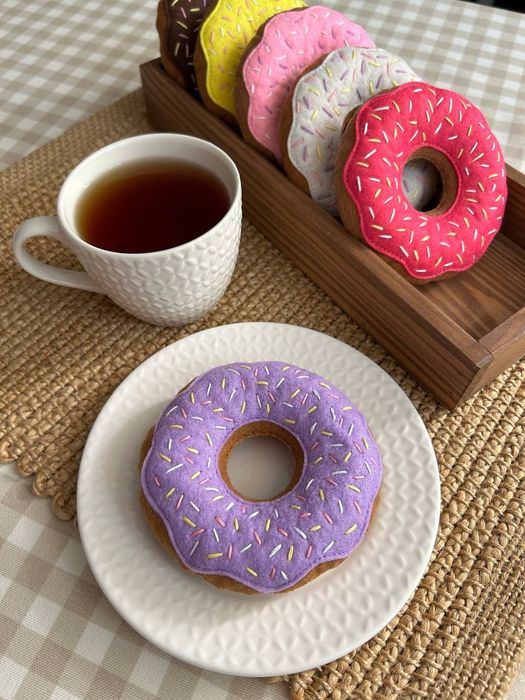 Іграшкова їжа. Пончики з фетру. Їжа з фетру. Іграшки з фетру.