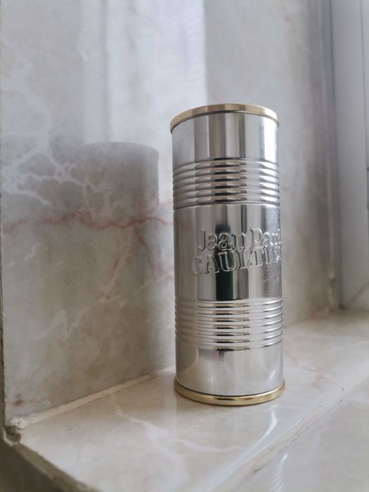 Frascos perfume van cleef CH carolina Escada Gucci Jean Paul