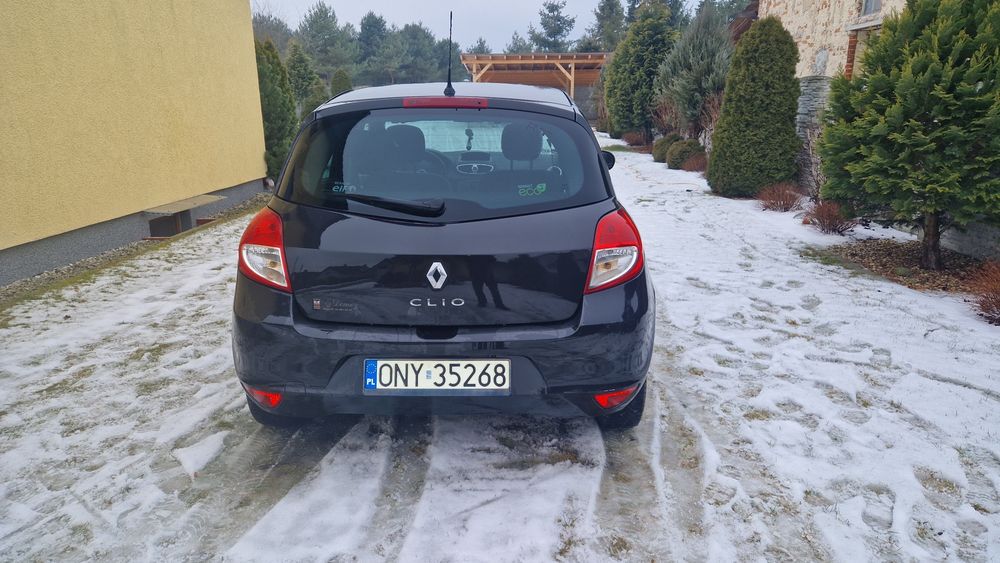 Renault clio 2011 uszkodzony