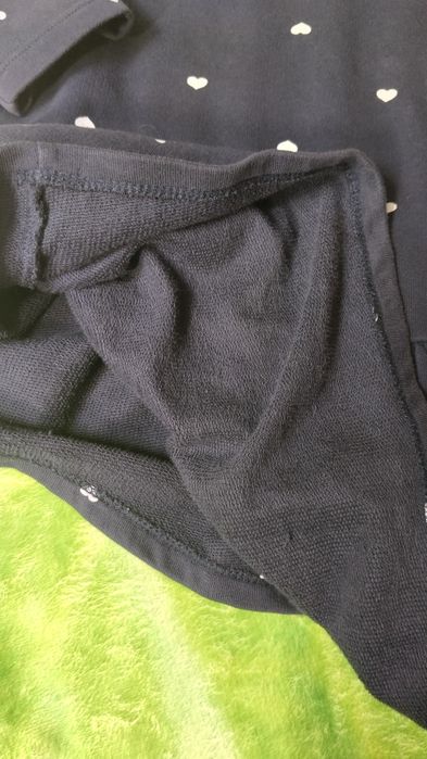 Granatowa sukienka w serduszka 122/128 H& M