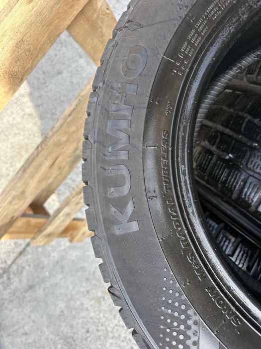 Шини 23 рік 215/65 R16c Kumho резина комплект