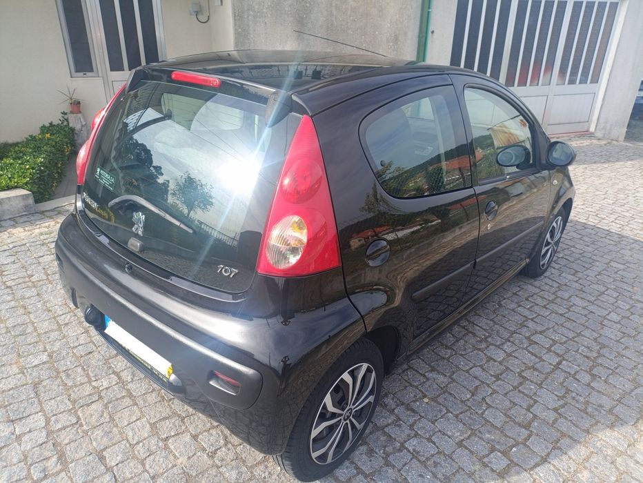 Peugeot 107 (poucos kms/excelente estado)