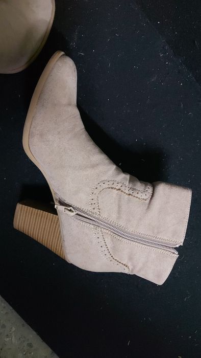 Buty damskie Botki rozmiar 40 zamszowe