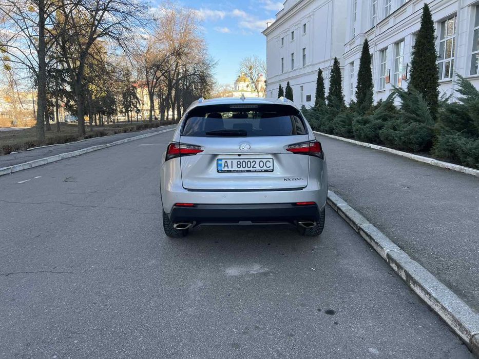Продаю Lexus NX 200