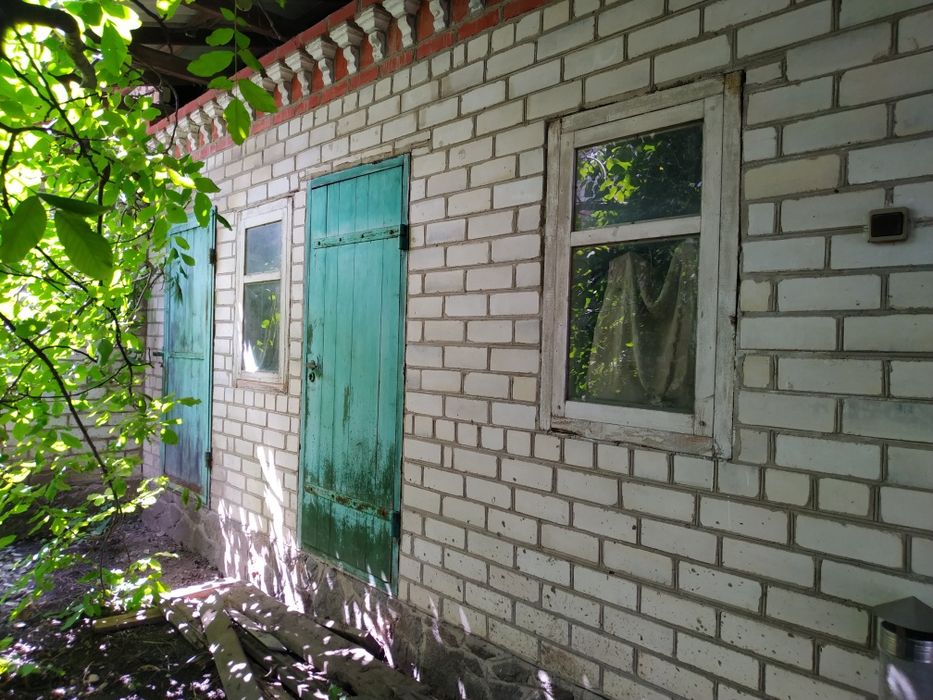 Продам півбудинку