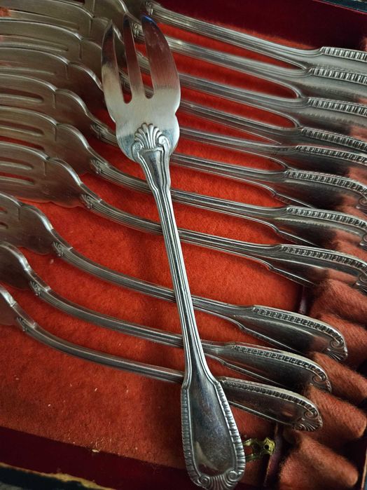 Вінтажний набір посріблених десертних виделок