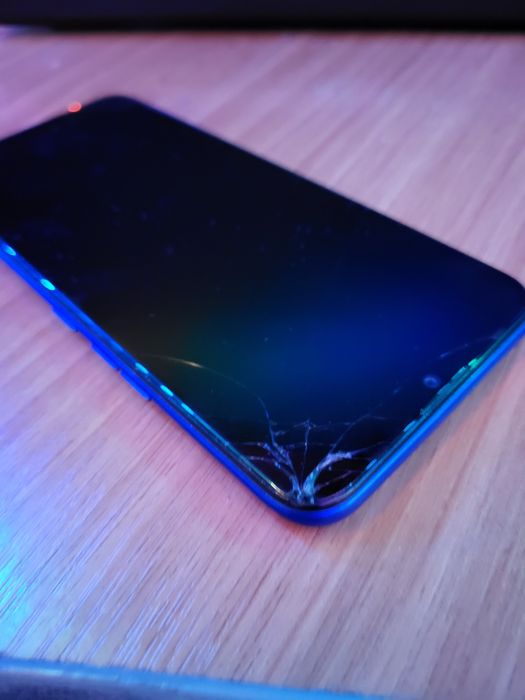 Tecno spark 4 в плохом состоянии