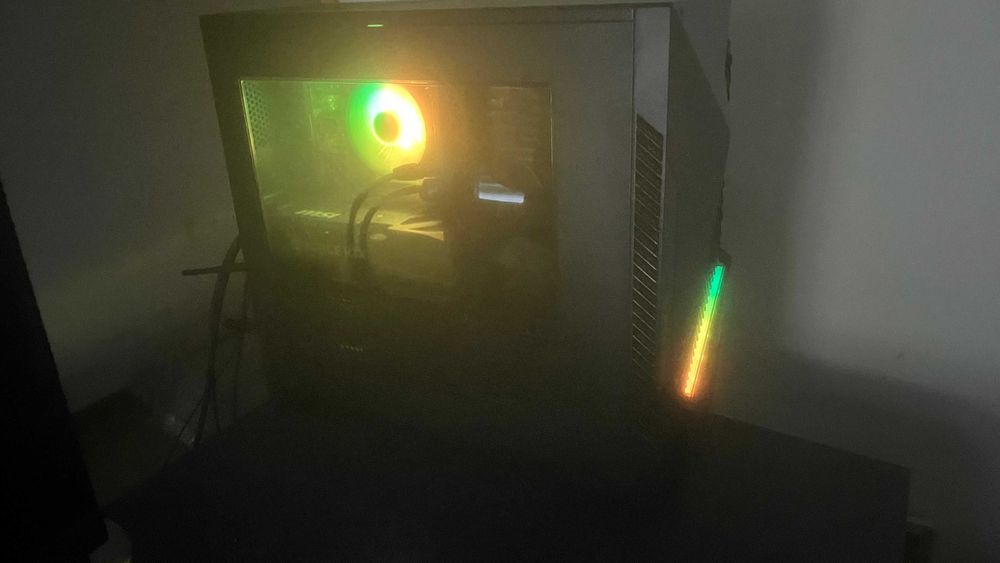 MSI MAG Infinite S3 14th AI Gaming Preto
