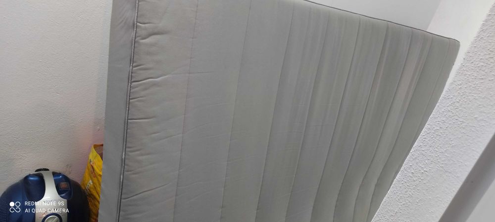 Colchão ikea cinza