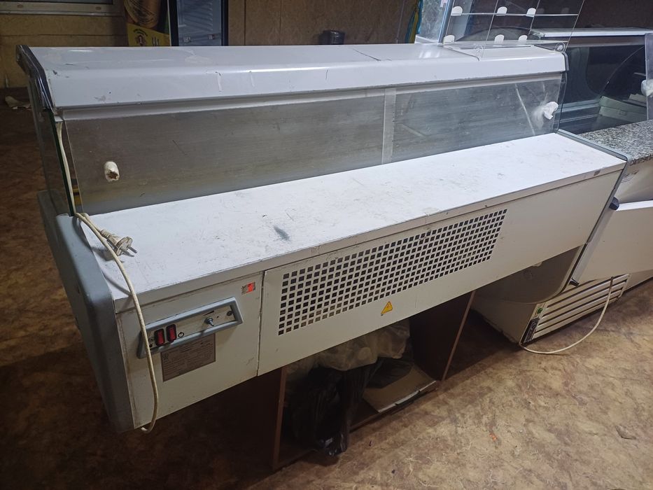 Продам холодильна ковбасна вітрина