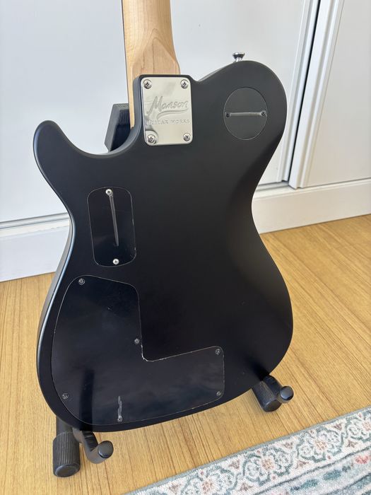 Guitarra Manson MA EVO Sustainiac/Fuzz Factory em Dry Satin Black