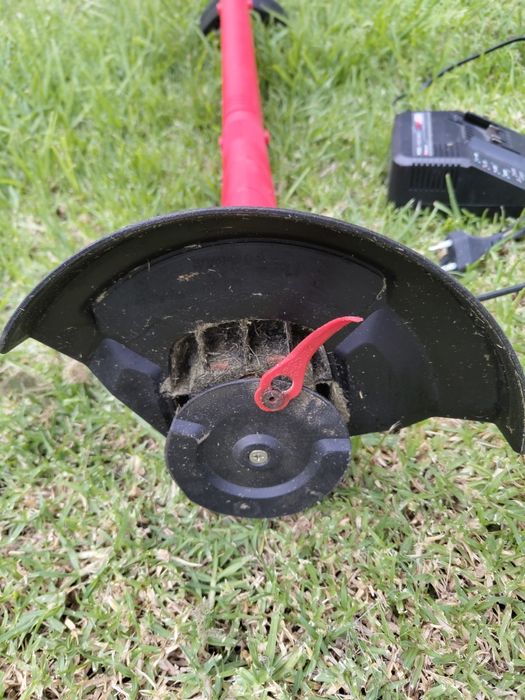 Aparador de relva a bateria GC-CT 18/24 Li P (1x1,5Ah)