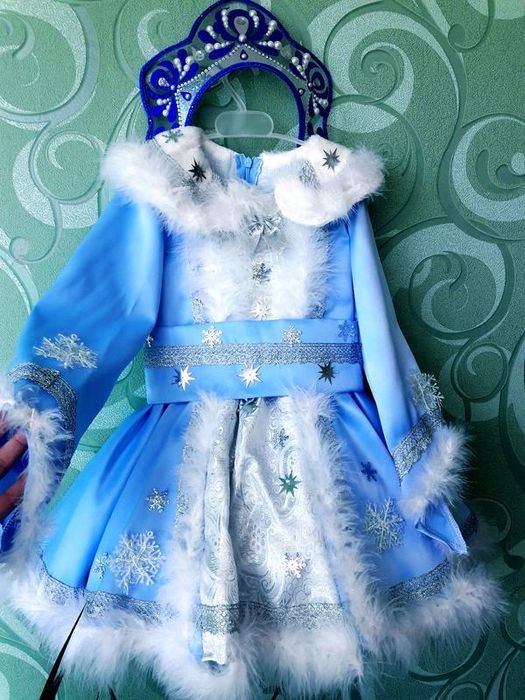 Новогодний карнавальный костюм Снегурочка.