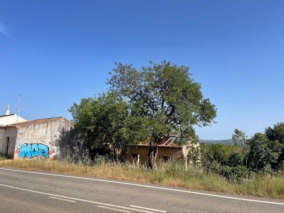 Terreno com Duas Ruínas para Desenvolvimento Messines de Baixo Algarve