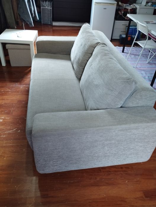 Sofá de sala castanho claro