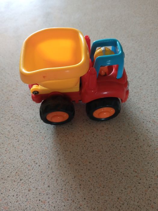 Дитячі іграшкові машинки