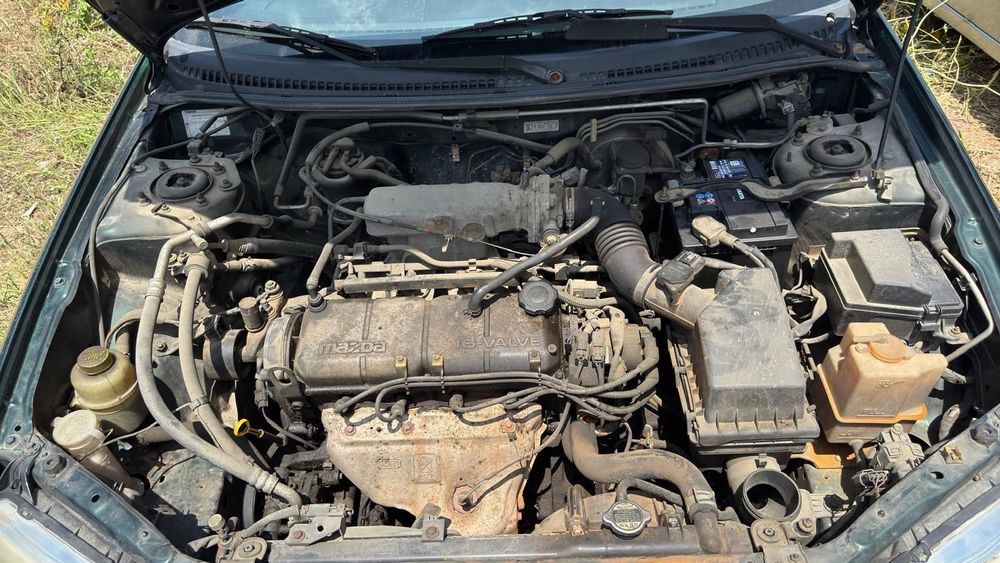 Mazda 323 gasolina de 2002 para peças
