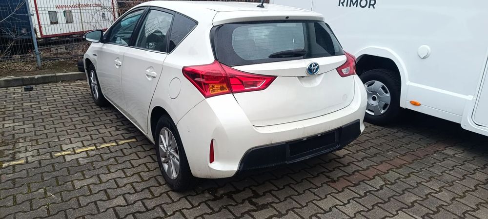 Toyota Auris Hybryda Lakier Perła Bogata Wersja Szwajcaria