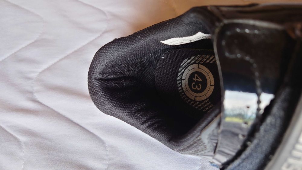 Buty szosowe Shimano R065