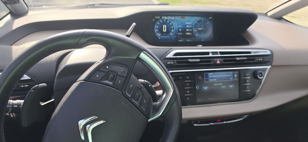 Citroen c4 grande picasso — photo 2