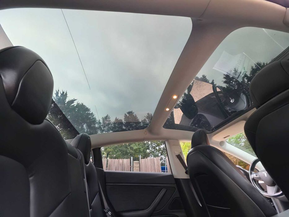 Tesla Model 3      2018