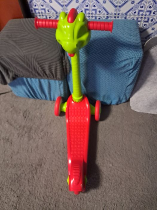 Trotinete  para criança  como nova.