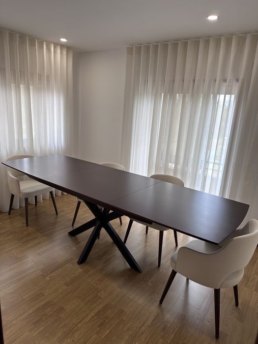 Conjunto Mesa de Jantar Extensível + 6 Cadeiras
