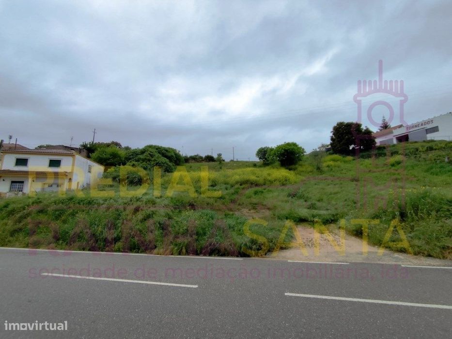 Terreno para construção com 882m2 em Pernes