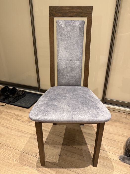 Krzesla dębowe 4 sztuki (REZERWACJA)