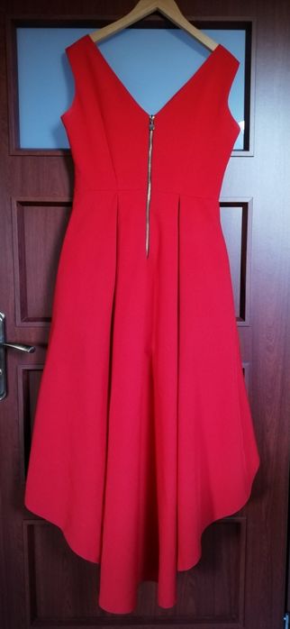 Czerwona suknia wieczorowa