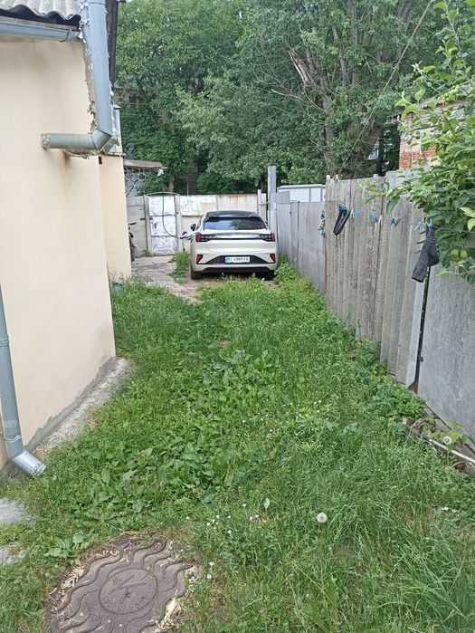 Частину будинку   р-н  Конкорда  .Центр міста .