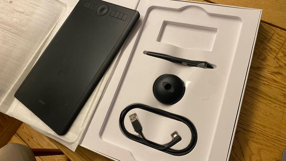 Tablet graficzny Wacom Intuos Pro M - stan idealny