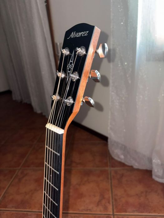 Guitarra Alvarez rd26ce
