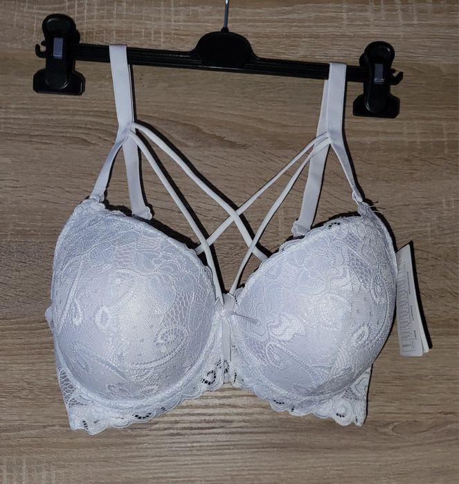 Nowy biustonosz ze strapsami,rozmiar 80D