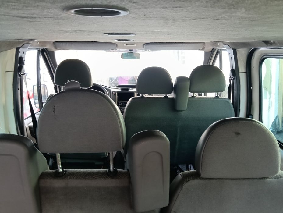Trata-se Ford Transit 2006