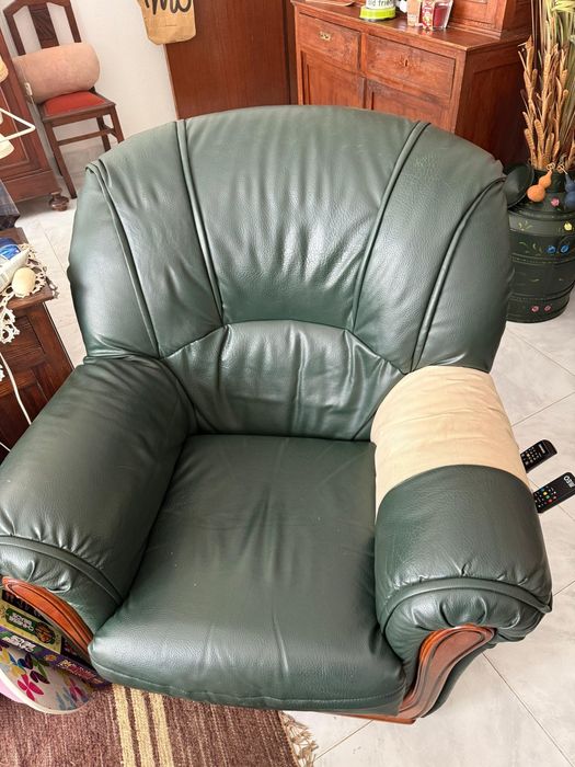 Conjunto de sofás em bom estado