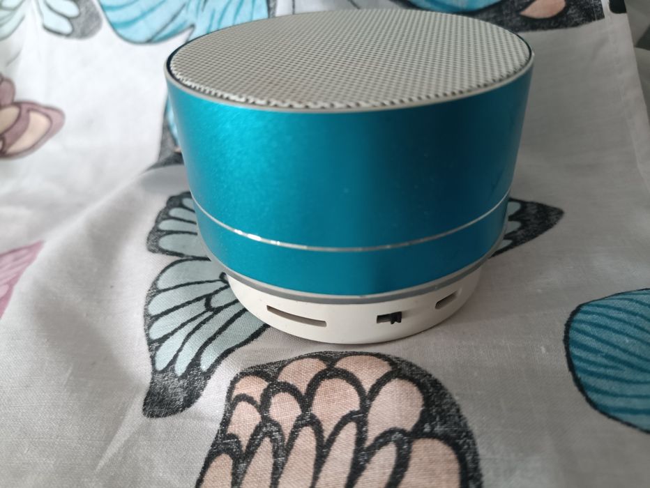 Портативна музична колонка