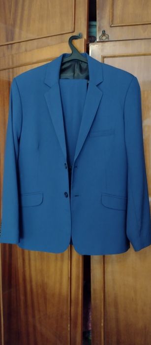 Продам костюм с брюками рр 48