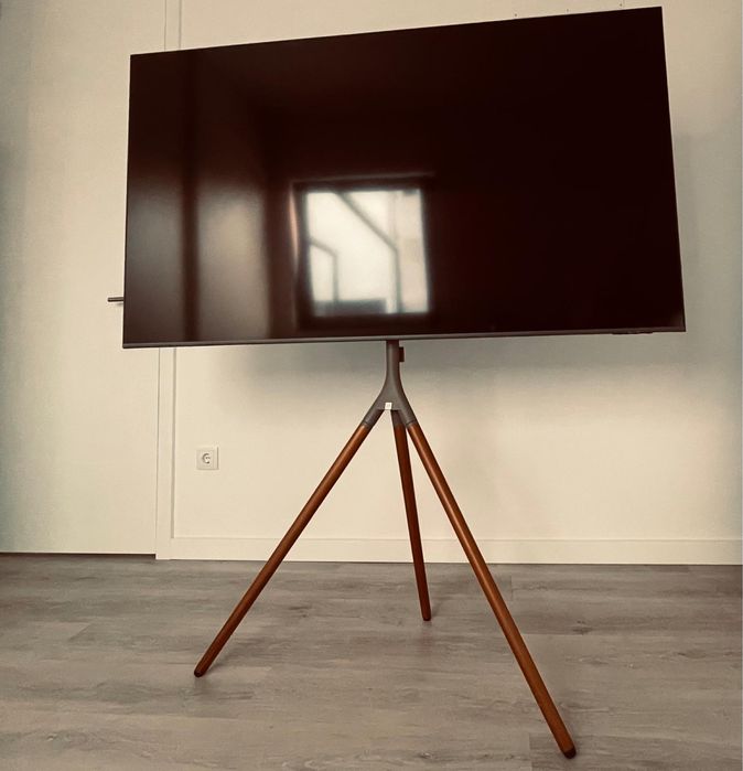 TV Samsung 65’ + Tripé One