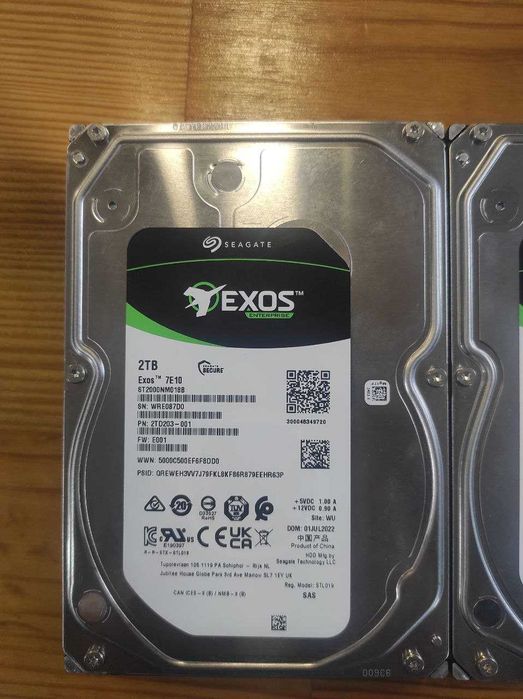 Продам SAS жорсткий диск HDD. Seagate 3.5" 2TB SAS (ST2000NM018B)