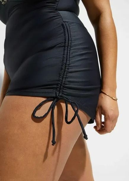 B.P.C kombinezon kąpielowy czarny z wiązaniem 46.