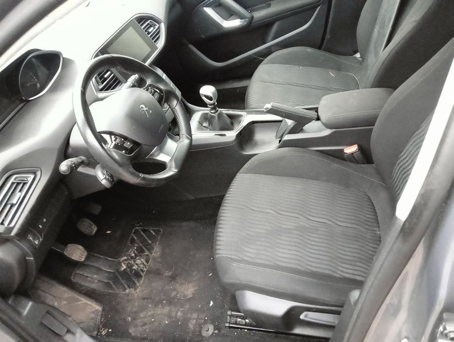 Шрот розборка авто запчастини Пежо 308 t9 Peuqeot 308