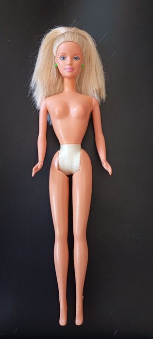 Barbie Pretty in play 1998 Indonésia ,leia descrição do anúncio.